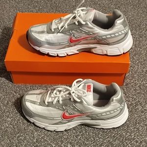 Nike Initiator White with Pinkman's Gray running